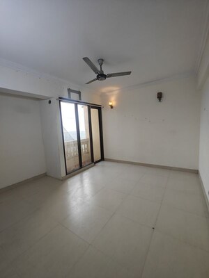 Room in 2 BHK Apartment at Keshavkunj Apartment, Seawoods Sector 44a – for Rent