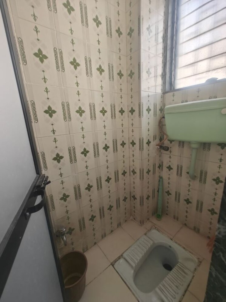 Bathroom, meenakshi-co-operative-society 1 Bedroom 700 Sq.Ft. Apartment In Nerul Navi Mumbai 9924447