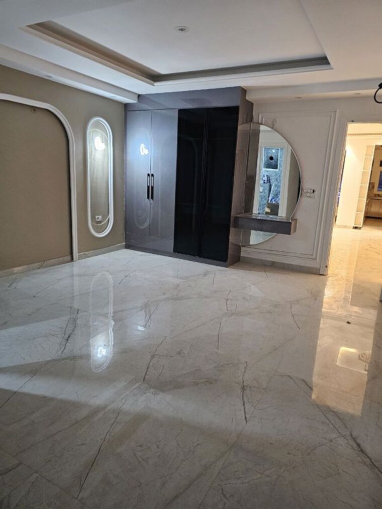 Room, sainik colony 3 Bedroom 2250 Sq.Ft. Builder Floor In Sainik Colony Faridabad 9924424