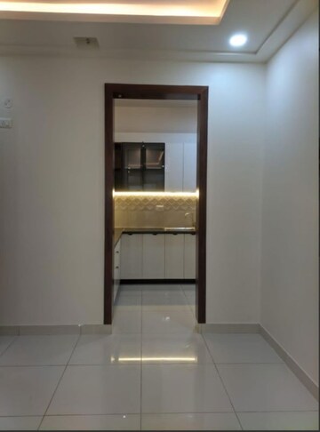 Room in 2 BHK Apartment at Prestige North Point, Kammanahalli – for Rent