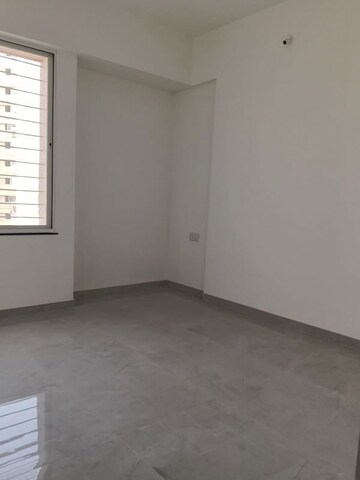 Room in 2 BHK Apartment at Majestique 38 Park Majestique, Undri – for Rent