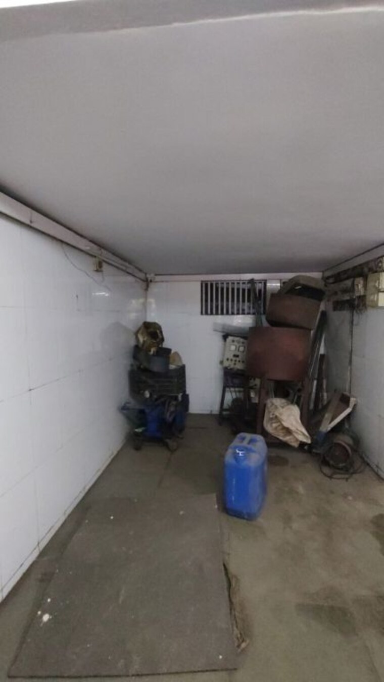 Team Area, hasti-industrial-estate Commercial Shop 650 Sq.Ft. In T.T.C. Industrial Area Navi Mumbai 9924473