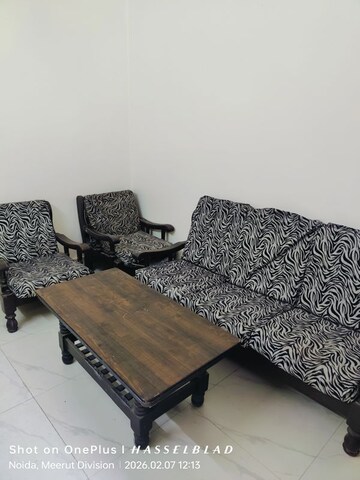 Bedroom in 1 BHK Independent House at RWA Apartments Sector 52, Sector 52 – for Rent