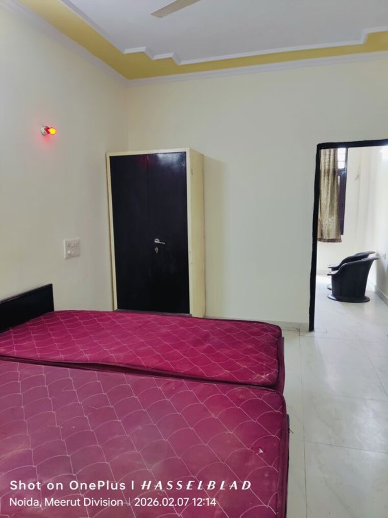 Room, rwa-apartments-sector-52 1 Bedroom 1000 Sq.Ft. Independent House In Sector 52 Noida 9924477