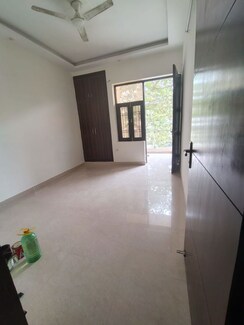 4 BHK + Pooja Room,Servant Room,Study Room,Extra Room Builder Floor For Rent in Green Fields Colony
