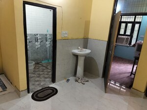 Bathroom in 1.5 BHK Builder Floor at Malhour – for Rent