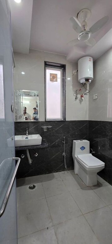 Bathroom in 3 BHK Apartment at Neb Sarai – for Rent