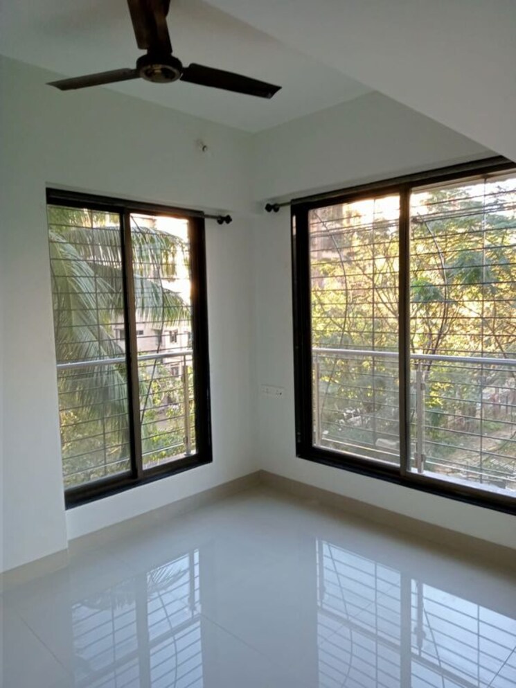 Room, haware-16 1 Bedroom 410 Sq.Ft. Apartment In Malad East Mumbai 9924520
