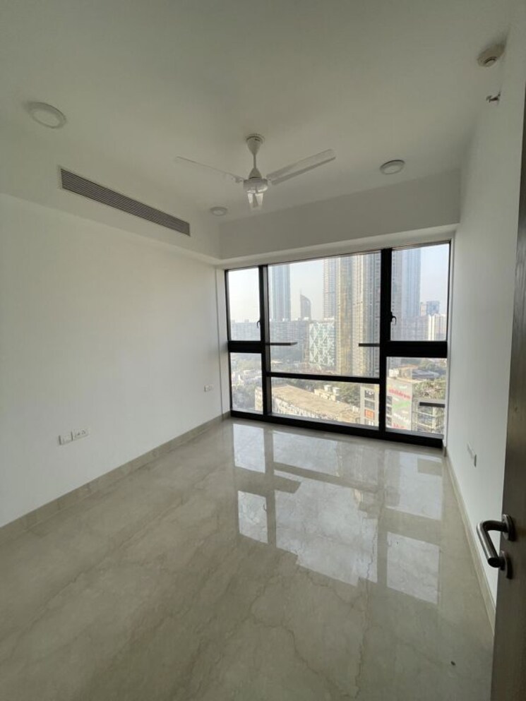 Room, lodha-the-park 3 Bedroom 1200 Sq.Ft. Apartment In Worli Mumbai 9924530