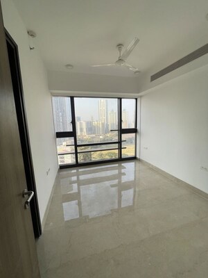 Room in 3 BHK Apartment at Lodha The Park, Worli – for Rent