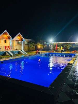 Swimming Pool in 6+ BHK Villa at Karjat – for Rent