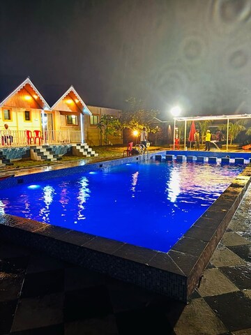 Swimming Pool in 6+ BHK Villa at Karjat – for Rent