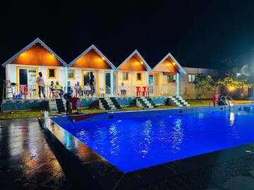 Swimming Pool in 6+ BHK Villa at Karjat – for Rent