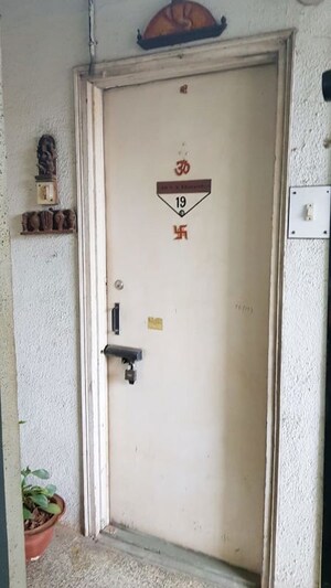 Bedroom in 3 BHK Apartment at Kothrud – for Rent