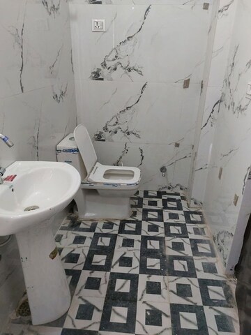Bathroom in 2 BHK Builder Floor at Green Fields Colony – for Rent