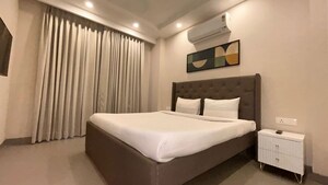 Bedroom in 1 BHK Apartment at DLF Atria, Dlf Phase ii – for Rent