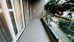 Balcony in 1 BHK Apartment at DLF Atria, Dlf Phase ii – for Rent