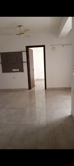 3 BHK + Servant Room Apartment For Rent in Uninav Bliss