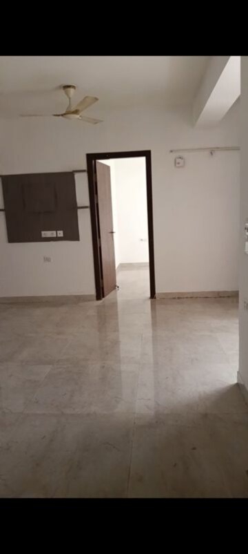 3 BHK Apartment For Rent in Uninav Bliss, Raj Nagar Extension