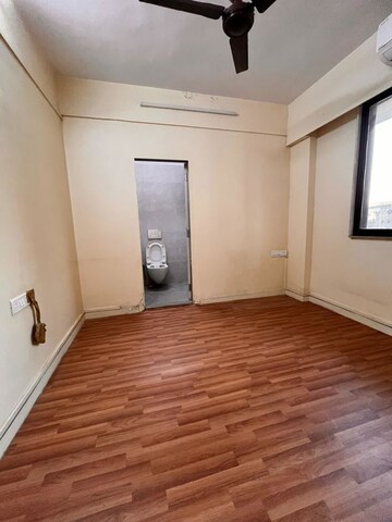Room in 2 BHK Apartment at Hiranandani Gardens Kingston, Powai – for Rent