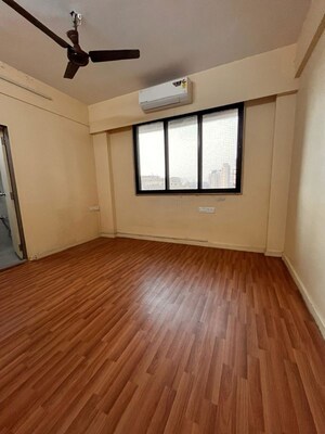 Room in 2 BHK Apartment at Hiranandani Gardens Kingston, Powai – for Rent