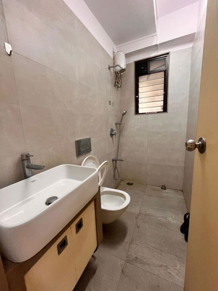 Attached Bathroom, hiranandani-gardens-kingston 2 Bedroom 930 Sq.Ft. Apartment In Powai Mumbai 9924611