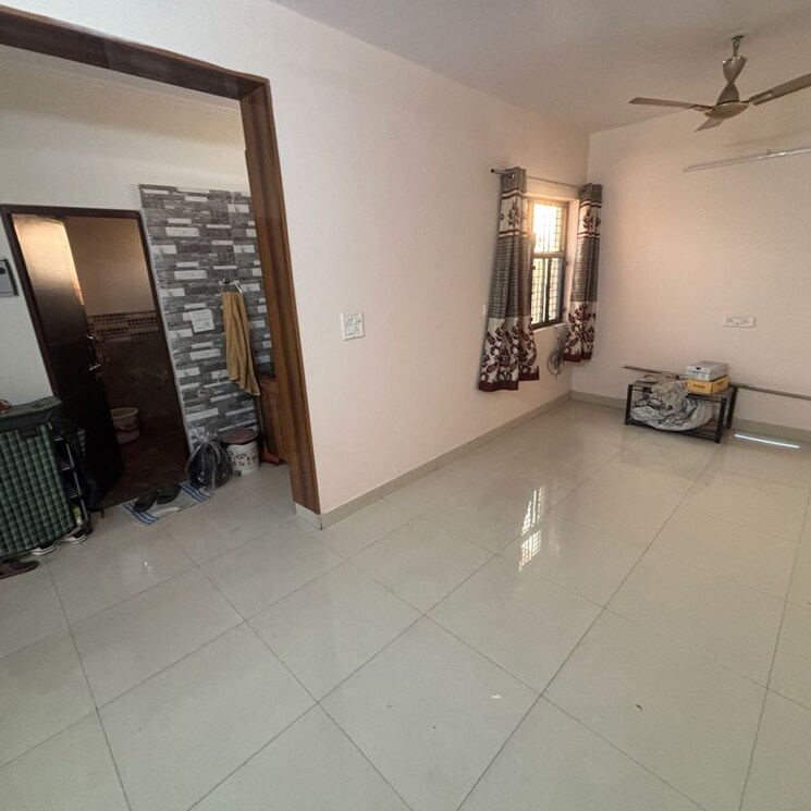 Living Room, vikas puri 5 Bedroom 1800 Sq.Ft. Apartment In Vikas Puri Delhi 9924620