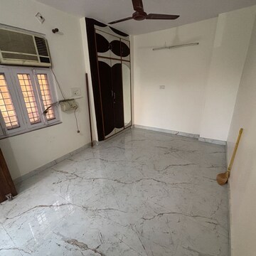Bedroom in 5 BHK Apartment at Vikas Puri – for Sale