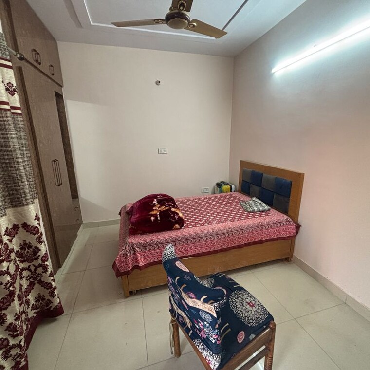 Bedroom, vikas puri 5 Bedroom 1800 Sq.Ft. Apartment In Vikas Puri Delhi 9924620