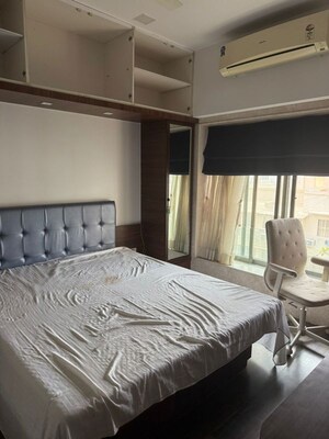 Bedroom in 2 BHK Apartment at Prabhadevi – for Rent