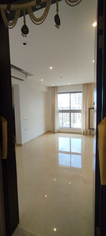 Bedroom in 1 BHK Apartment at Hiranandani Regent Hill, Powai – for Sale