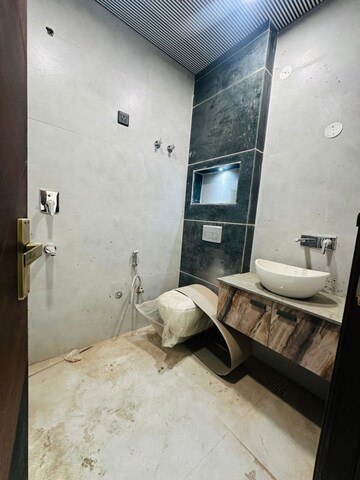 Bathroom in 3 BHK Builder Floor at BPTP District, Sector 81 – for Rent
