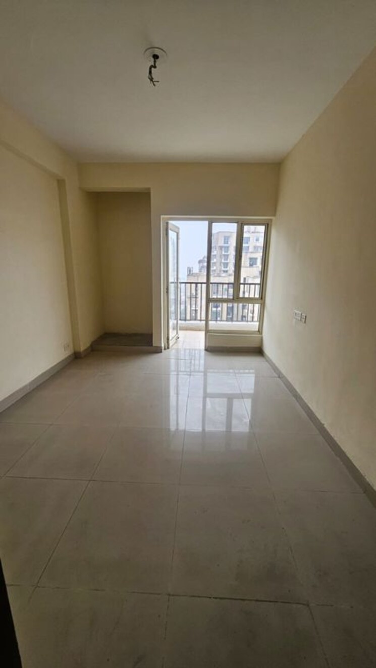 Room, sector 63a 2 Bedroom 1200 Sq.Ft. Apartment In Sector 63a Noida 9924647