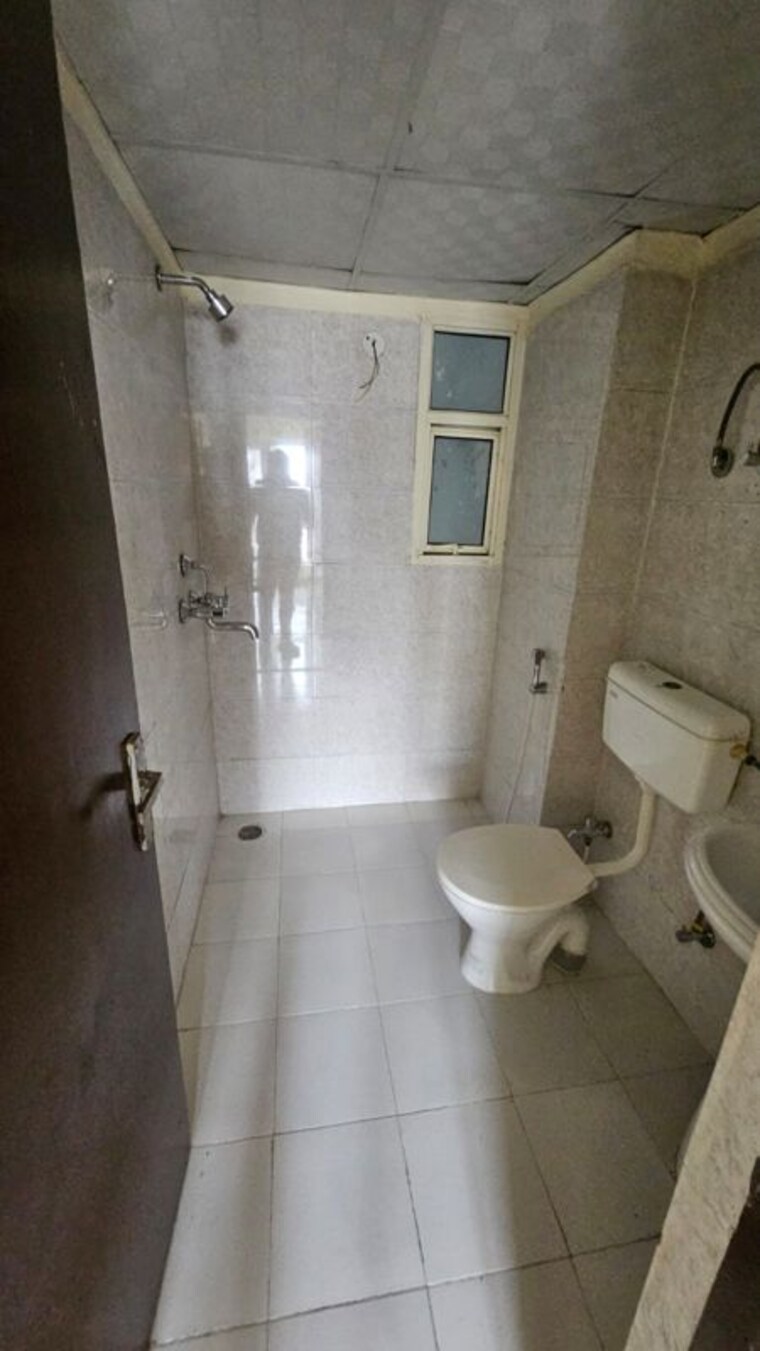 Bathroom, sector 63a 2 Bedroom 1200 Sq.Ft. Apartment In Sector 63a Noida 9924647