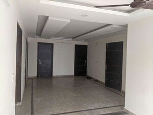 Room in 2.5 BHK Apartment at Smart World 79, Sector 79 – for Sale