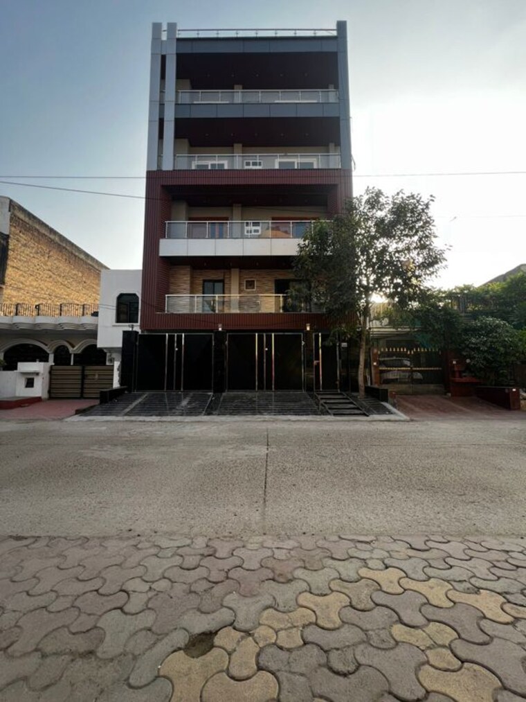 Exterior View, bptp-district-3 3 Bedroom 150 Sq.Yd. Builder Floor In Sector 85 Faridabad 9924698
