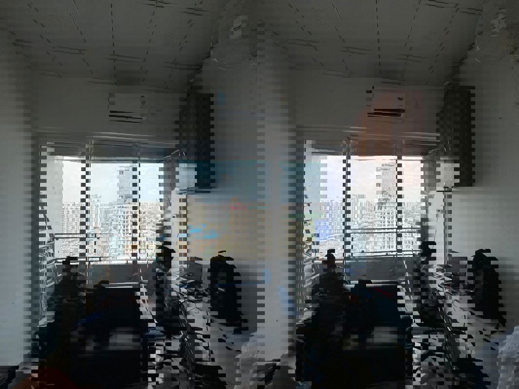 Retail Shop For Sale in Gaur City Center