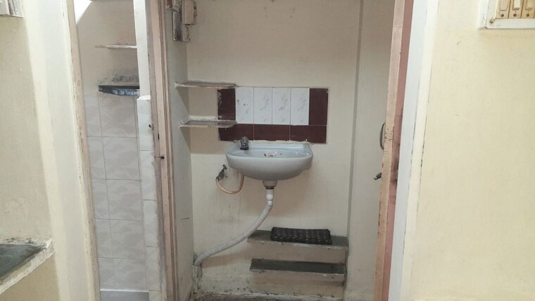 Bathroom, karve nagar 1 RK 100 Sq.Ft. Villa In Karve Nagar Pune 9924734