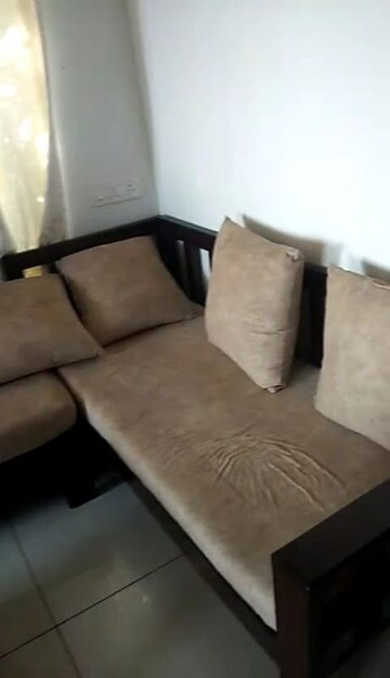 Living Room in 2 BHK Apartment at Sector 29 – for Rent