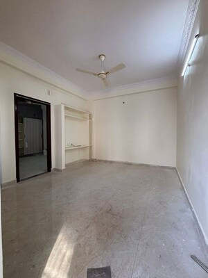 Room in 1 BHK Apartment at Kondapur – for Rent