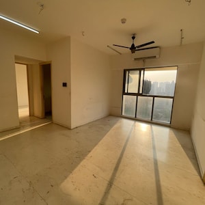 Room in 2.5 BHK Apartment at Lodha Bel Air, Br Nagar – for Rent