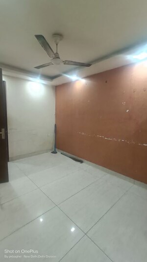 Room in 2 BHK Builder Floor at Govindpuri – for Rent