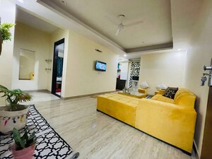 2 BHK Builder Floor For Rent in Saket