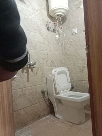 Attached Bathroom in 1 BHK Builder Floor at Neb Sarai – for Rent