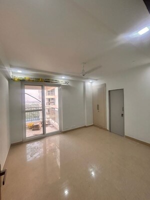 Room in 3 BHK Apartment at Saket – for Rent