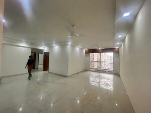 Room in 3 BHK Apartment at Saket – for Rent