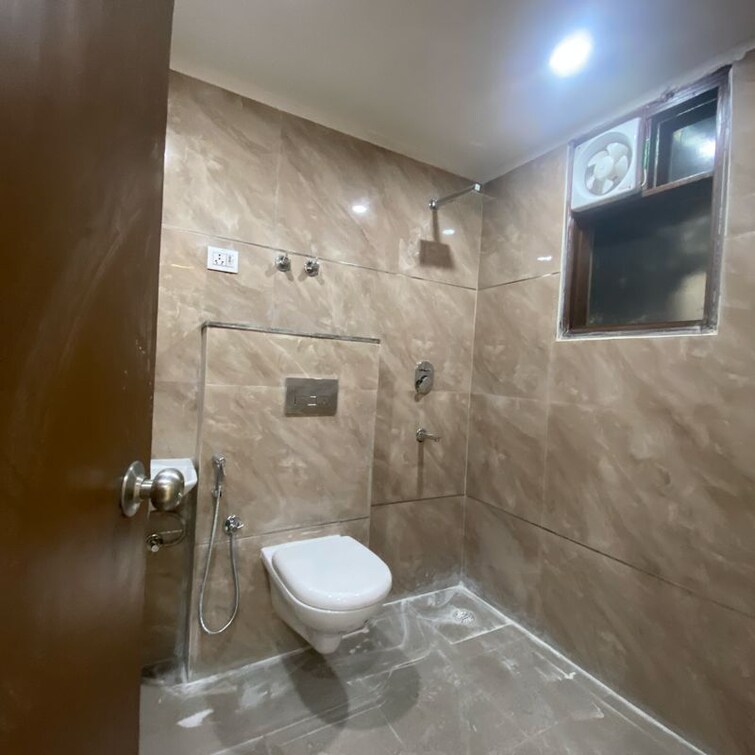 Bathroom, chattarpur 3 Bedroom 1200 Sq.Ft. Builder Floor In Chattarpur Delhi 9924814