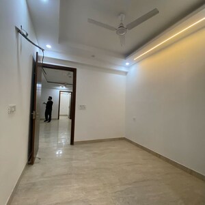 Room in 3 BHK Builder Floor at Chattarpur – for Rent