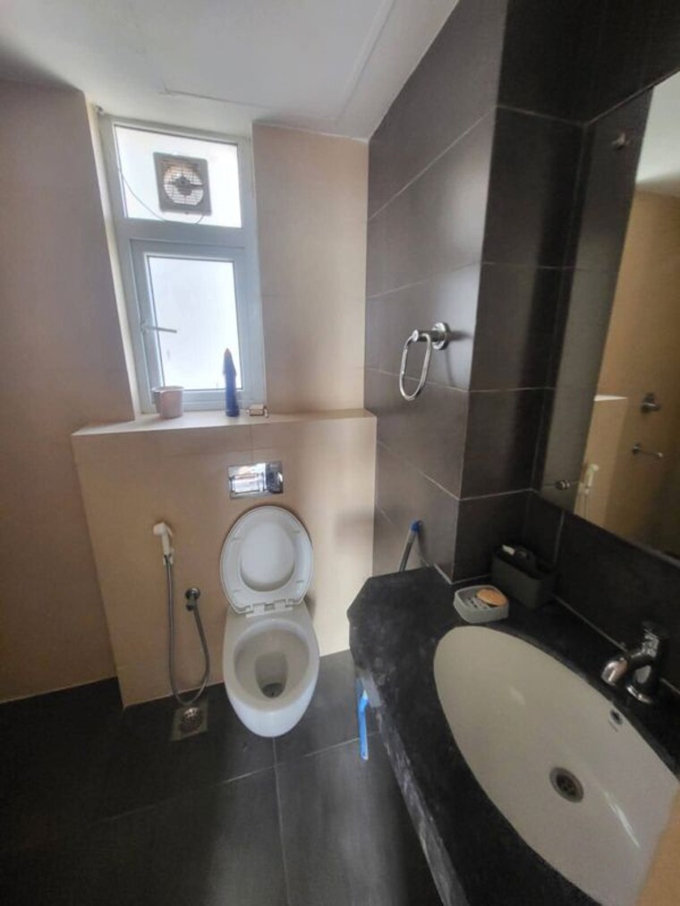 Bathroom, saket 3 Bedroom 1500 Sq.Ft. Apartment In Saket Delhi 9773589