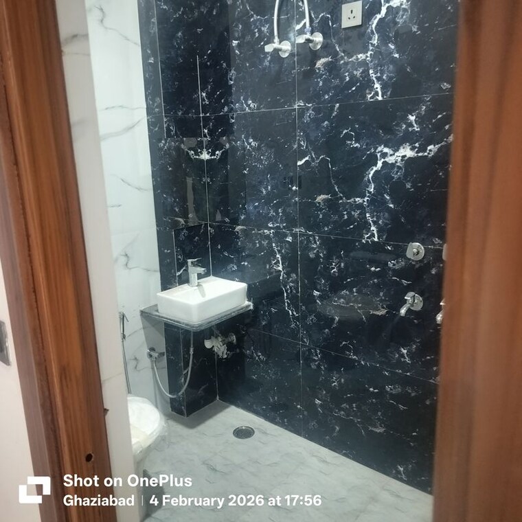 Bathroom, au-arihant-enclave 3 Bedroom 150 Sq.Yd. Apartment In Shahpur Bamheta Ghaziabad 9924818